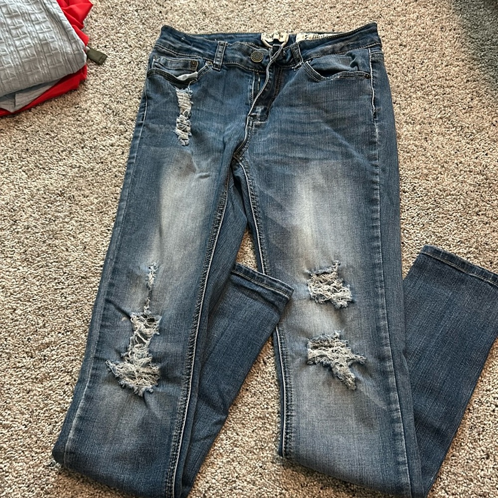 Ripped skinny jeans